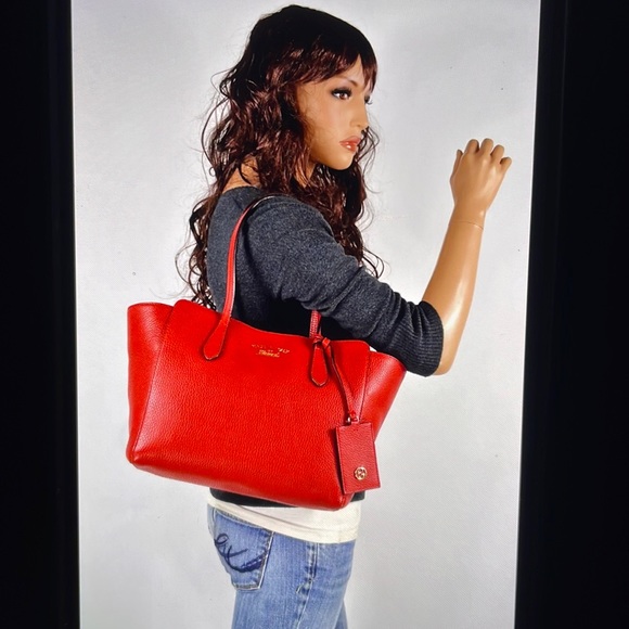 Gucci Large Size Calf Leather Swing Tote Bag. - Picture 15 of 16